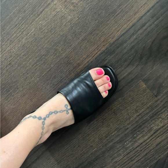 Rachel Zoe Black Slide Sandals - Picture 5 of 6